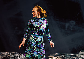 Am Ende Licht, Simon Stephens, Stuttgart, Regie Elmar Goerden, Bühne Merlo/Stengl, Kostüm Kirchleitner, Sylvana Krappatsch, Foto Katrin Ribbe