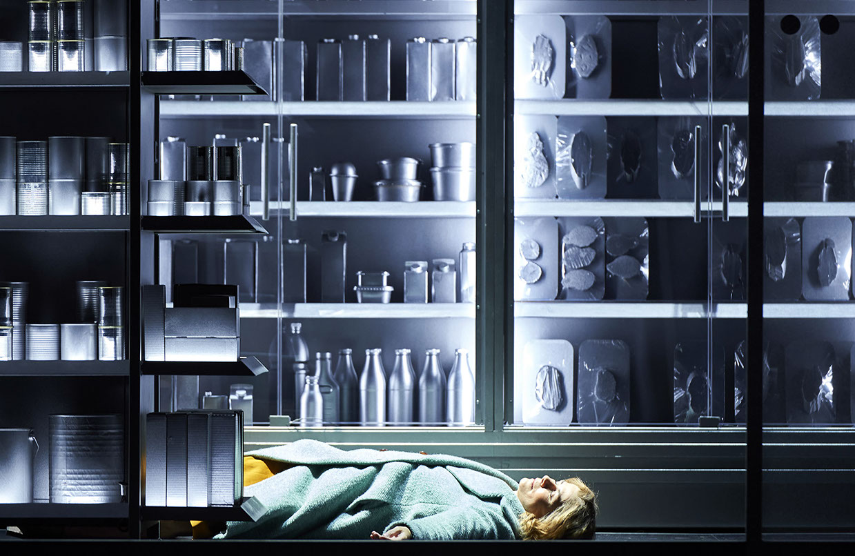 Am Ende Licht, Simon Stephens, Stuttgart, Regie Elmar Goerden, Bühne Merlo/Stengl, Kostüm Kirchleitner, Sylvana Krappatsch, Foto Katrin Ribbe