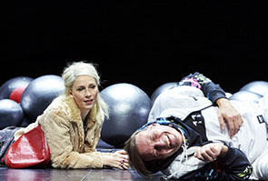 Am Ende Licht, Simon Stephens,&nbsp; Stuttgart Regie Elmar Goerden, Bühne Merlo/Stengl, Katharina Hauter, Sebastian Röhrle, Foto Katrin Ribbe