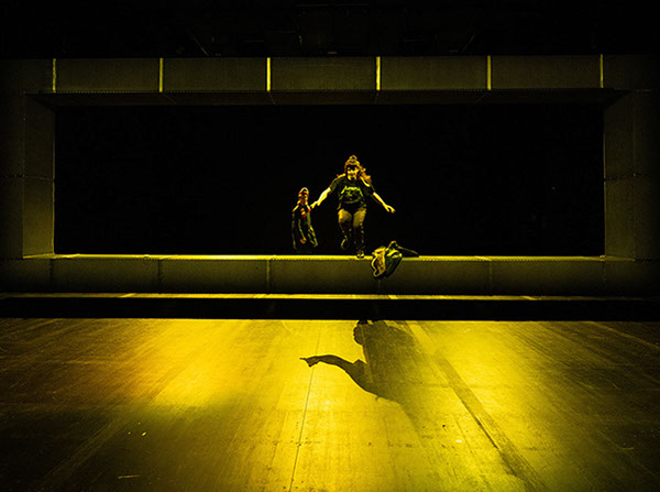 Am Ende Licht, S. Stephens, Regie E. Goerden, Merlo/Stengl, Rodewald, Dörr, Meguid, Röhrle, Hauter, Mühlenweg, Massafra, Krappatsch, Foto Ribbe