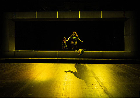 Am Ende Licht, S. Stephens, Regie E. Goerden, Merlo/Stengl, Rodewald, Dörr, Meguid, Röhrle, Hauter, Mühlenweg, Massafra, Krappatsch, Foto Ribbe