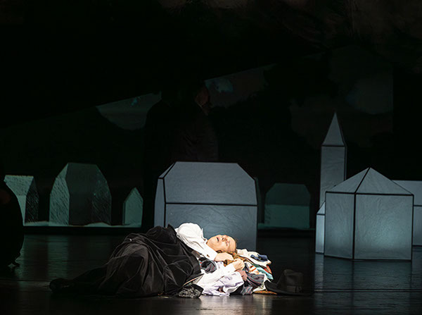 Am Ende Licht, S. Stephens, Regie E. Goerden, Merlo/Stengl, Rodewald, Dörr, Meguid, Röhrle, Hauter, Mühlenweg, Massafra, Krappatsch, Foto Ribbe