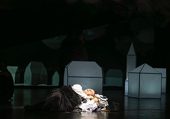 Am Ende Licht, S. Stephens, Regie E. Goerden, Merlo/Stengl, Rodewald, Dörr, Meguid, Röhrle, Hauter, Mühlenweg, Massafra, Krappatsch, Foto Ribbe