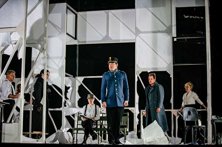 Radetzkymarsch, Josef Roth, Josefstadt, Regie Goerden, Bühne Merlo/Stengl, Kostüm Kirchleitner, F. Teichmeister, A. Absenger, Foto Schell