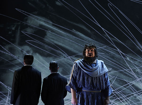 Am Ende Licht, S. Stephens, Regie E. Goerden, Merlo/Stengl, Rodewald, Dörr, Meguid, Röhrle, Hauter, Mühlenweg, Massafra, Krappatsch, Foto Ribbe