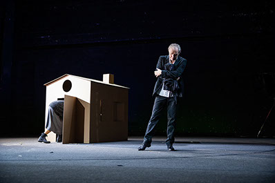 Medea, Grillparzer, Josefstadt, Regie Goerden, Bühne Merlo/Stengl, Sandra Cervik, Joseph Lorenz, Foto Knie